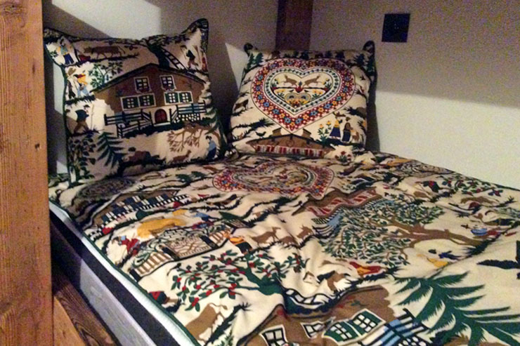 réalisé par l'atelier de couture de véronique pessey à grand bornand haute savoie