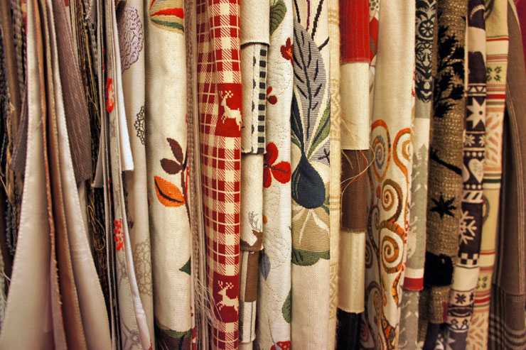 nous mettons à votre disposition un large choix de tissus pour vos rideaux plaid couvre lit collection hiver et été